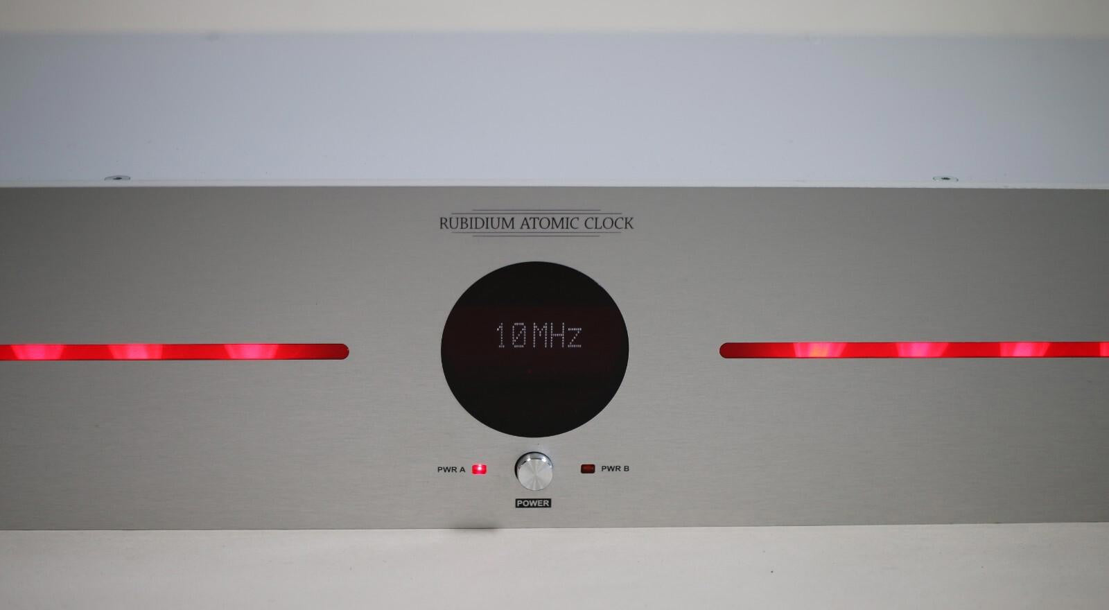 RARE Antelope Audio Isochrone 10M Rubidium Atomic Clock 10Mhz 8 Out Ultra Stable