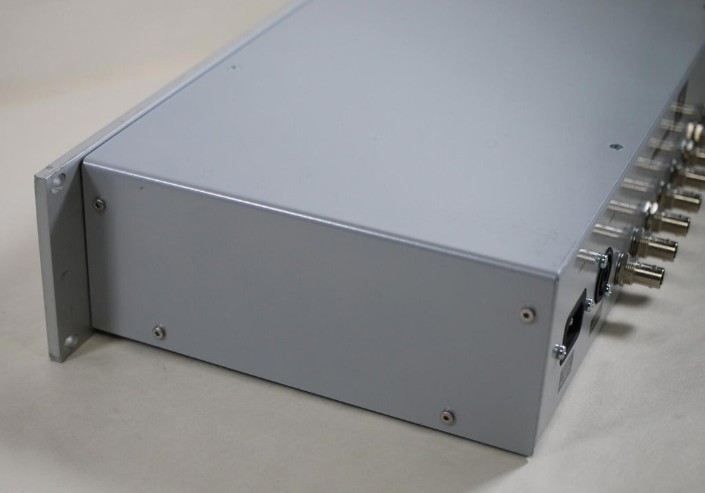 RARE Antelope Audio Isochrone 10M Rubidium Atomic Clock 10Mhz 8 Out Ultra Stable