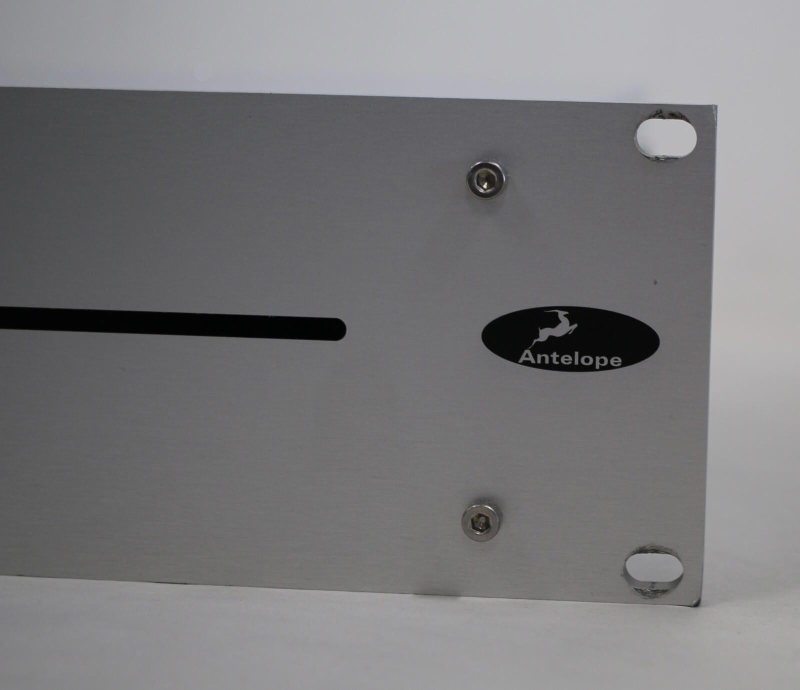 RARE Antelope Audio Isochrone 10M Rubidium Atomic Clock 10Mhz 8 Out Ultra Stable