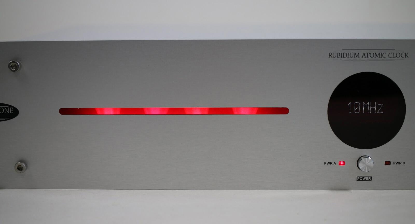 RARE Antelope Audio Isochrone 10M Rubidium Atomic Clock 10Mhz 8 Out Ultra Stable