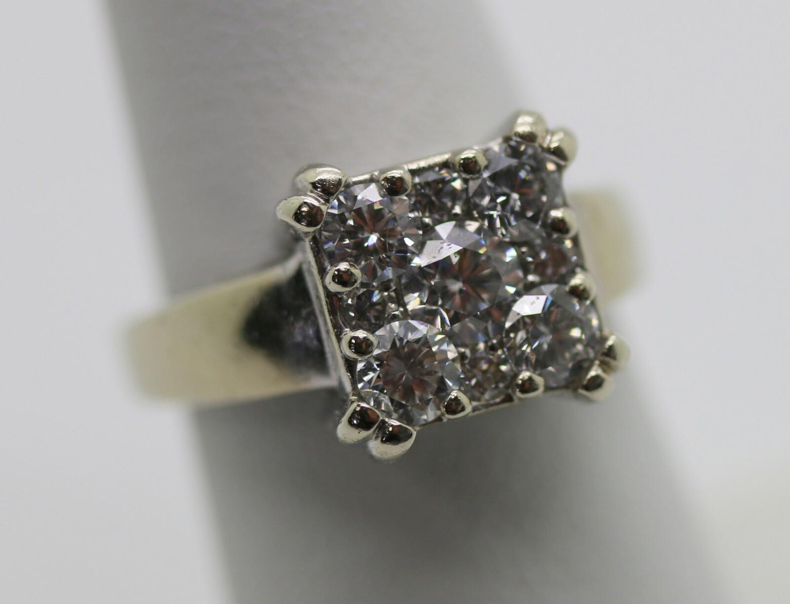 Fantasy Diamond Corp. (Pat.6591633) 14K White Gold 9 Diamonds Ring (Size 7) NICE