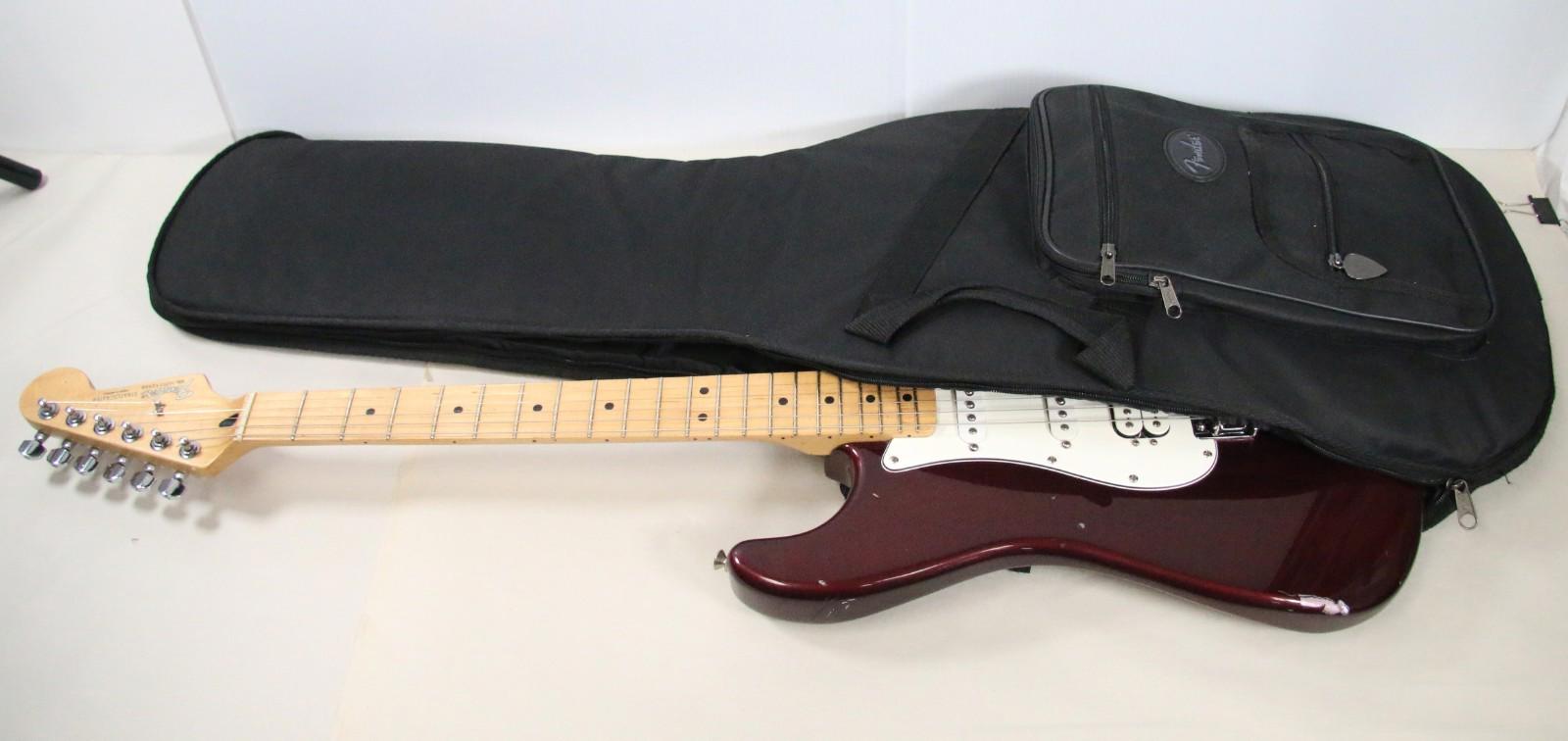 Fender 2000 Standard Stratocaster HSS Solid Body Maple Midnight Wine MIM Guitar