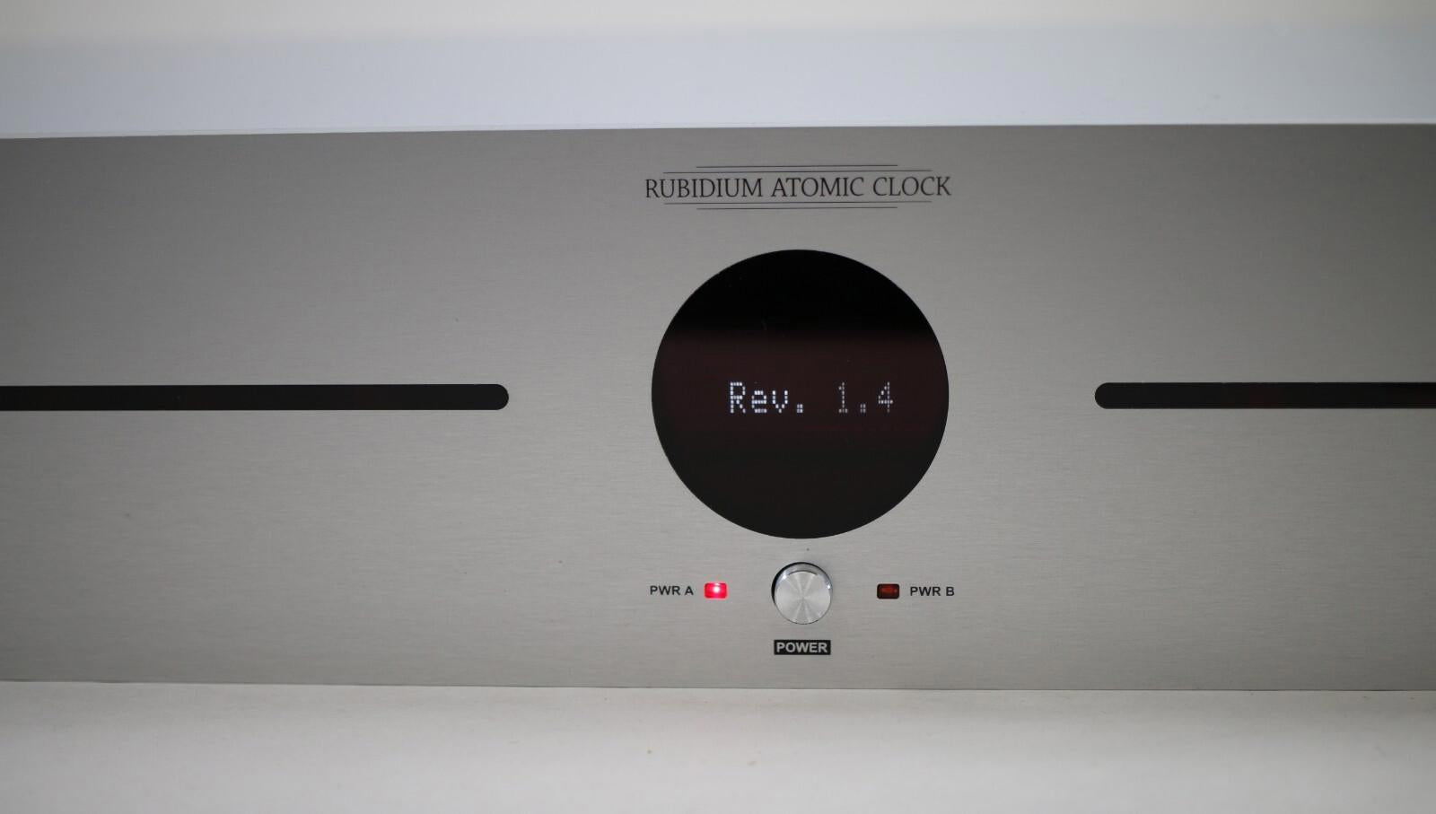RARE Antelope Audio Isochrone 10M Rubidium Atomic Clock 10Mhz 8 Out Ultra Stable